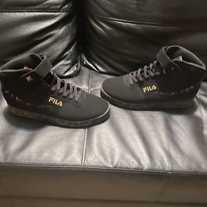 Filas/ 10 1/2 / black an gold